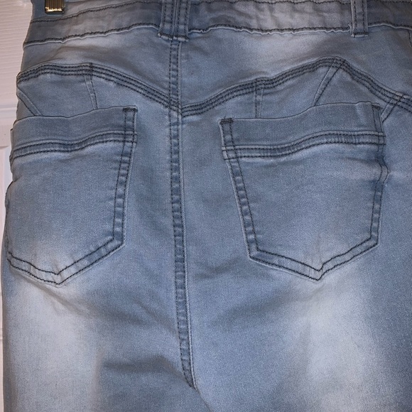 NWT, SHEIN Blue Jeans, Size 25 inches - Picture 4 of 5